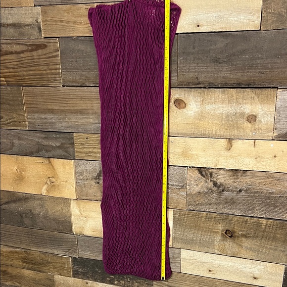 Elegant Magenta/Purple Knit Infinity Scarf - Picture 8 of 9